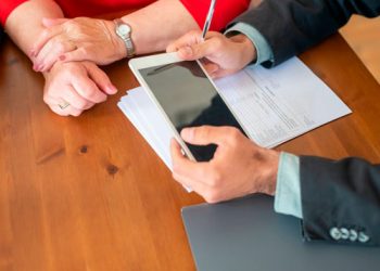 Servicio de consultoria Holguin Tax and Services